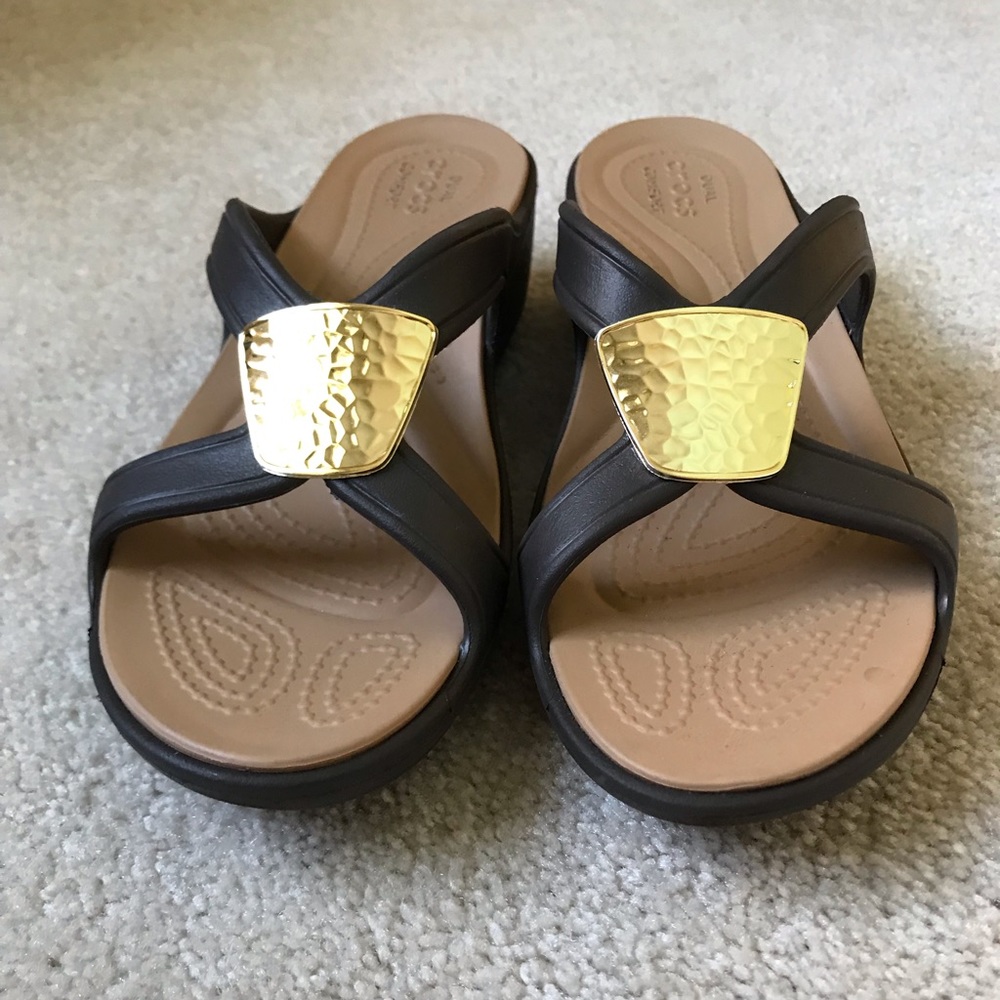 Brand new Crocs women’s wedged sandal
